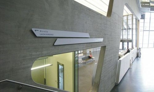 宝马汽车莱比锡工厂导视设计 - moniteur 设计圈 展示 设计时代网